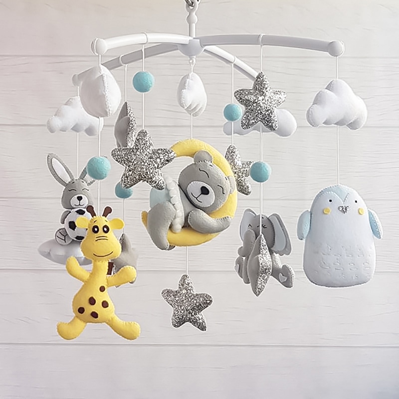 Мобиль новорожденным из фетра Веселый Жираф
